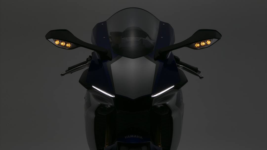 Yamaha R1 La Regina 232 Tornata Con Valentino La
